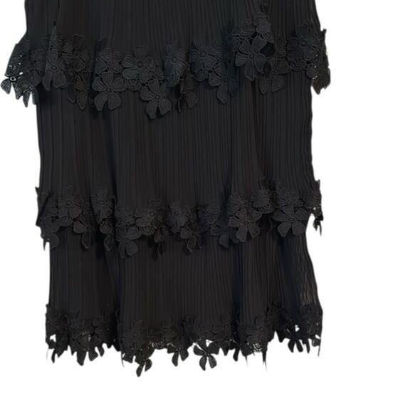 🌹 ULTRA PINK CROCHET FLORAL TIERED MAXI SKIRT - Picture 2 of 7